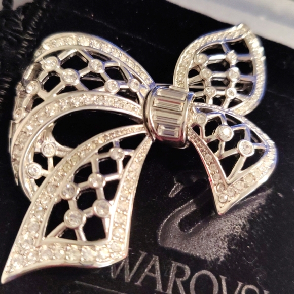 Rare New Swarovski Crystal Bow Brooch - Picture 8 of 8